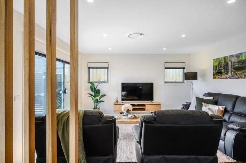 Villa Two NEW 2 Bed Bath 10 min to Airport CBD
