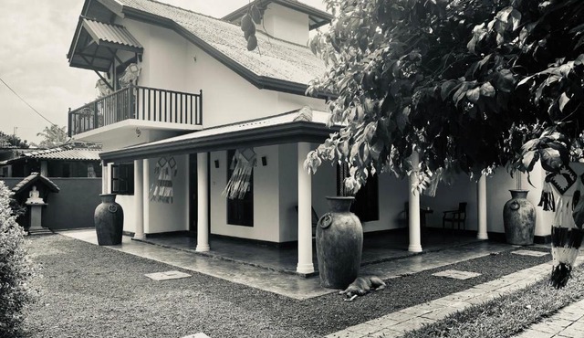 Villa V