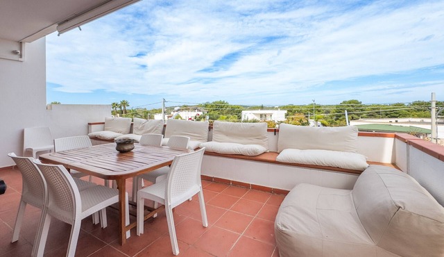 Villa 'Vacanze Serene' with Sea View, Wi-Fi, and Air Conditioning