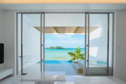 Villa VALIOSA ON THE BEACH