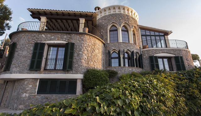 * Villa Valldemossa *