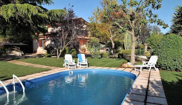 Villa Vallereale with pool for exclusive use