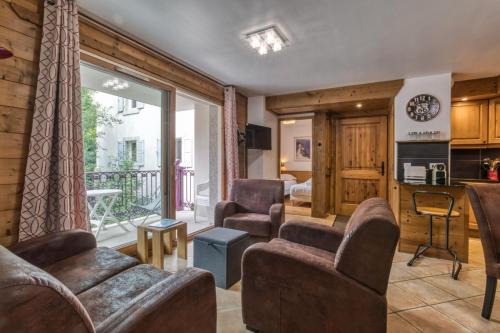 Villa Vallet- Newly renovated 2 bedroom nestled just off the main street