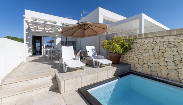 Villa 'Venza , Salento' with Sea View, Wi-Fi and Air Conditioning