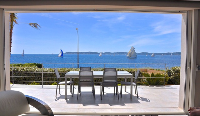 VILLA very CENTRAL ; PANORAMIC SEA VIEWS ; Heated Pool ; Saint-TROPEZ VIEW !