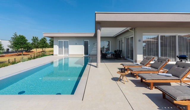 Villa Vivas nearby Porec – Crovillas GmbH