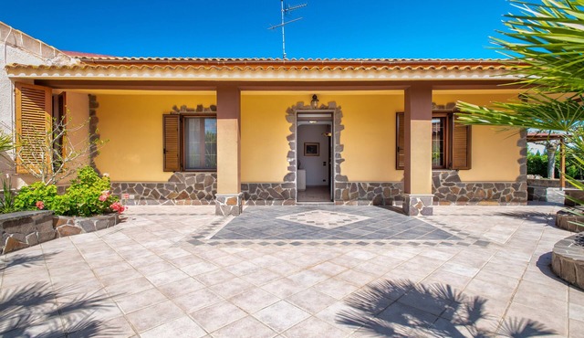 Villa "Villamorus 1" with Garden and Wi-Fi