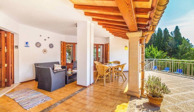 Villa Voltor Cinco - This villa has table tennis, private pool & A/C