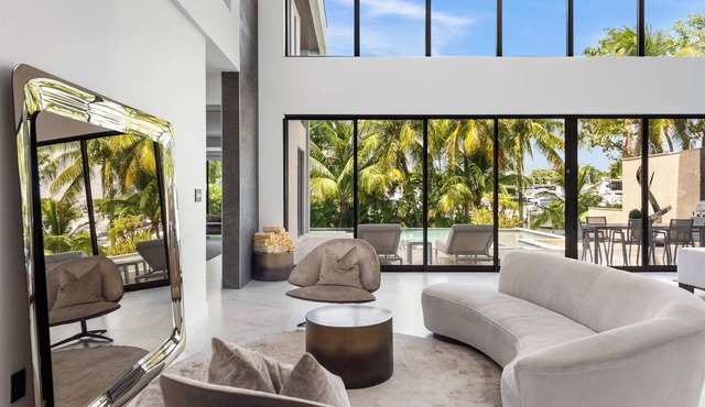 VILLA WATER FRONT MIAMI BEACH 6 BEDROOMS LUXURY 14PPL FAMILY BIG GROUP FRIENDLY