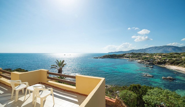 Villa Waterfront Cala Caterina, Villasimius, direct access to the beach, Wi-Fi