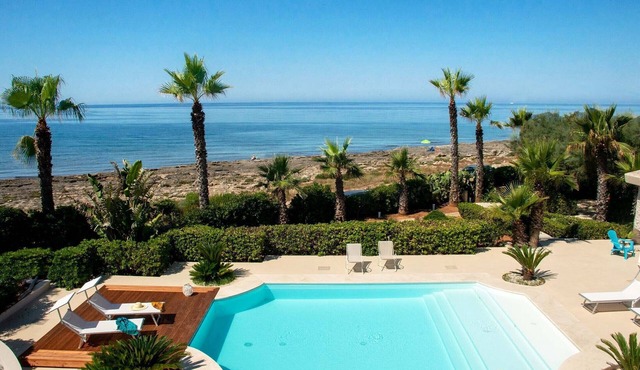 Villa White Dahlia - 8 PAX with pool and sea view