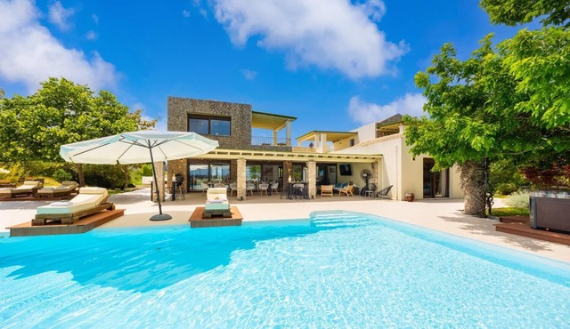 Villa Wild Willow - Six Bedroom Villa, Sleeps 12