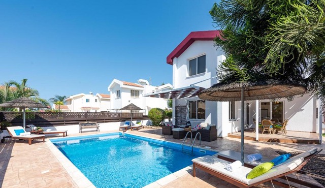 Villa Willow Mandali by Ezoria Villas