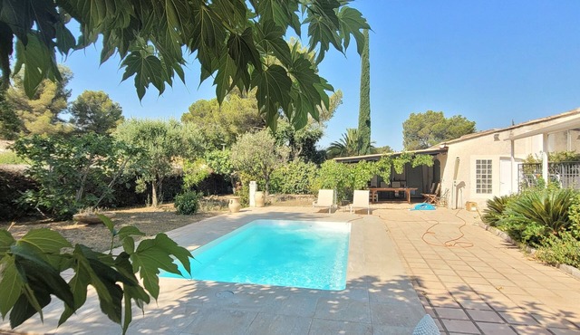 Villa with private pool and large garden