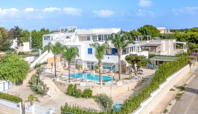 Villa with pool with wonderful sea view