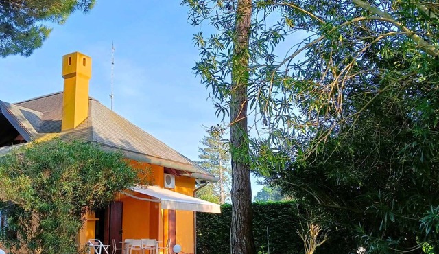 Villa with 3 bedrooms, 8 beds & 2 bathrooms - ideal for families & groups