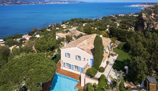 Villa with a magic view of Bay of Saint Tropez