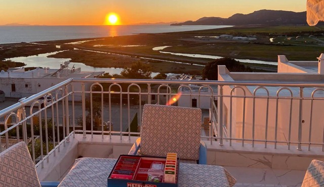 Villa with a view, close to the bays, quiet, calm.