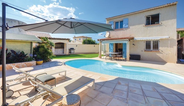 VILLA WITH ANTIBES POOL