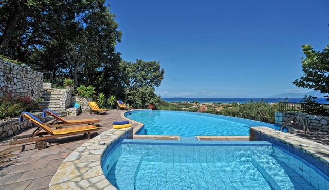 Villa with Breathtaking Seaview, Private Swimming Pool & Jacuzzi
