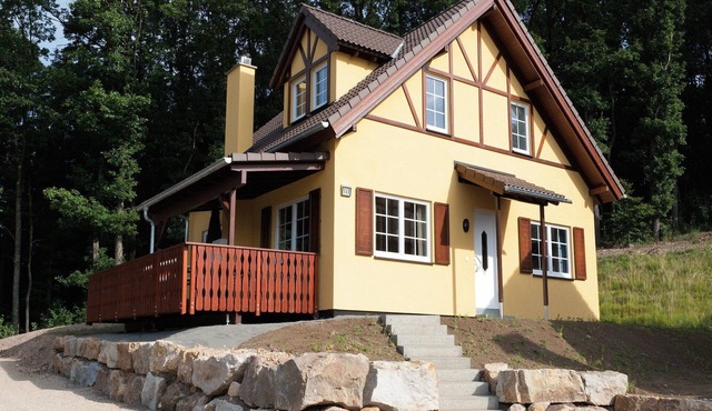 Villa with bubble bath, solarium and fireplace