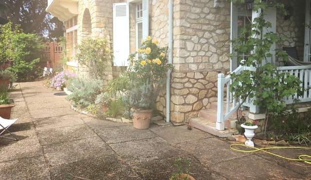 villa with character steps from the beach of moulleau village 7 people