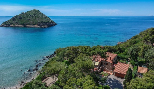 Villa with direct access to the beach and stunning sea views in Porto Ercole