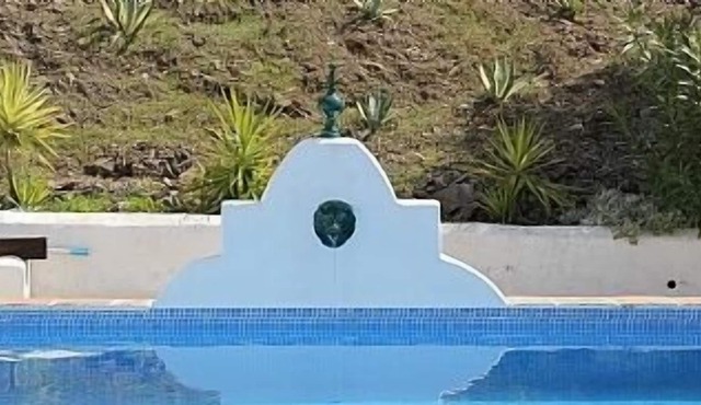 Villa With Private Pool & Astonishing Mountain Views, Just 20 Mins. From The Sea
