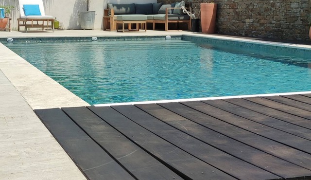 Villa with private pool, air-conditioned, 3 bedrooms (3 bathrooms/3 WCs) near Cassis
