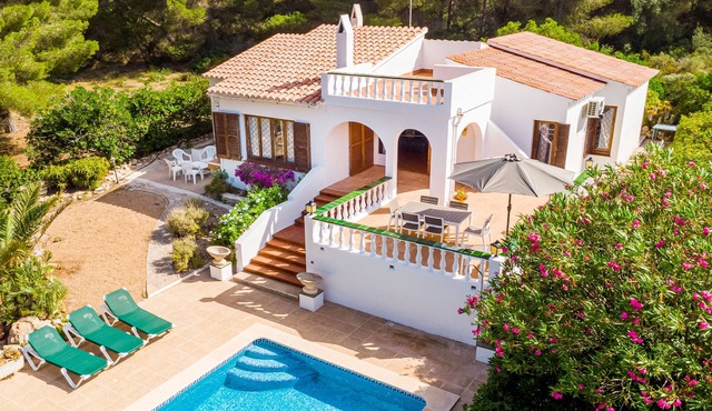 Villa with heated pool (8 people)