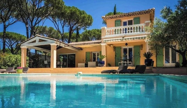 Villa with infinity pool near Saint Tropez