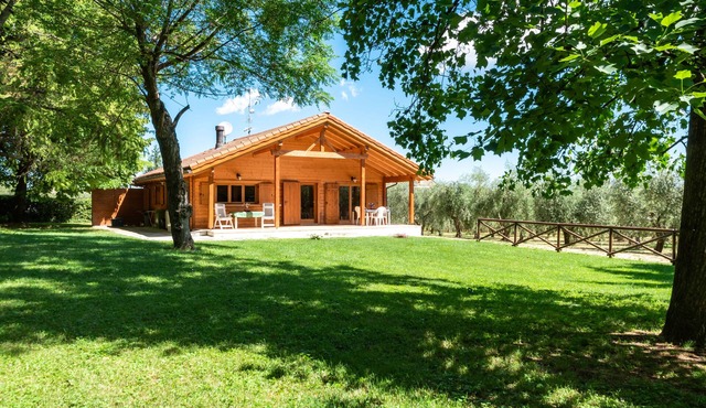 Villa with large garden and swimming pool