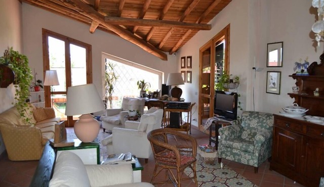 Villa with large garden between Etna and the sea. Free wifi