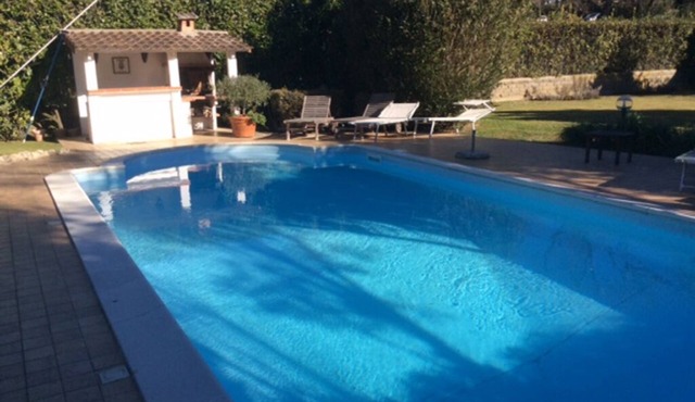 Villa with pool 20 mins from Rome in country estate with 24 hour security.