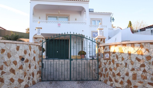 Villa with Pool, Billiards, and Breathtaking Views in Southern Portugal