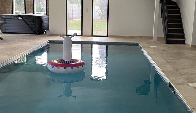 Villa with pool and spa