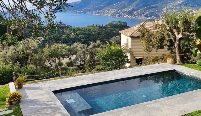Villa with pool, garden and stunning sea view between Portofino and Camogli