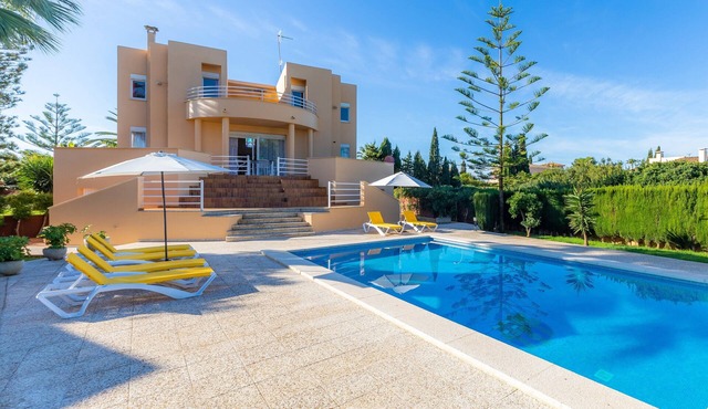 Villa With Pool in Idyllic Location - Ca Na Xisca