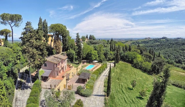 Villa with pool in Chianti hills