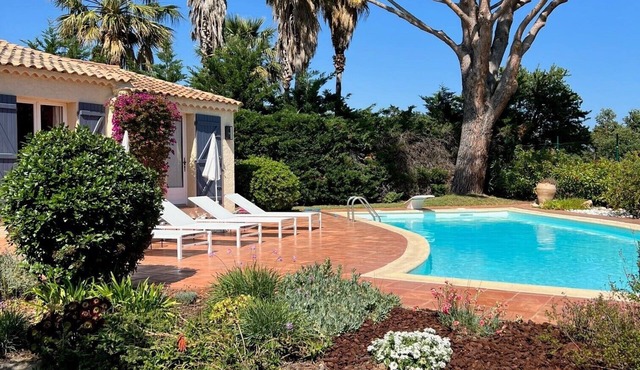 Villa with pool on Grimaud