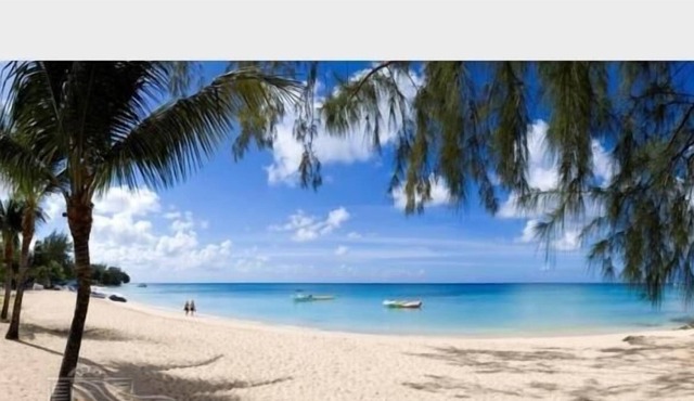 Villa with pool on the Barbados Riviera, walking distance to beach, spa and town