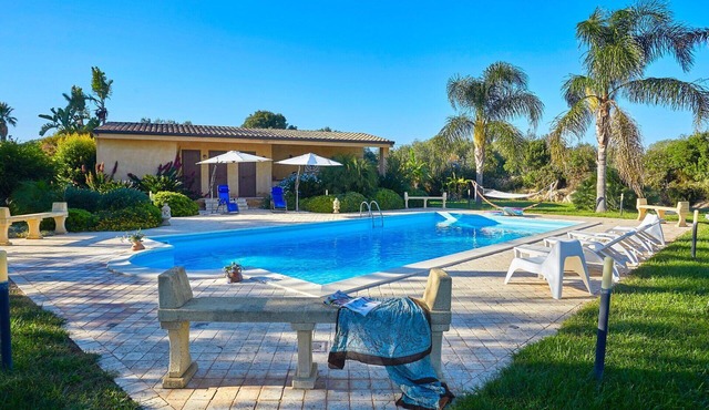 Villa with pool, views, A/C, garden