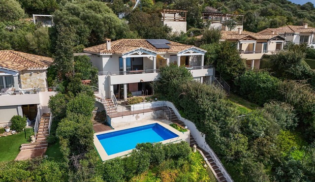 Villa with Private Pool and Sea View