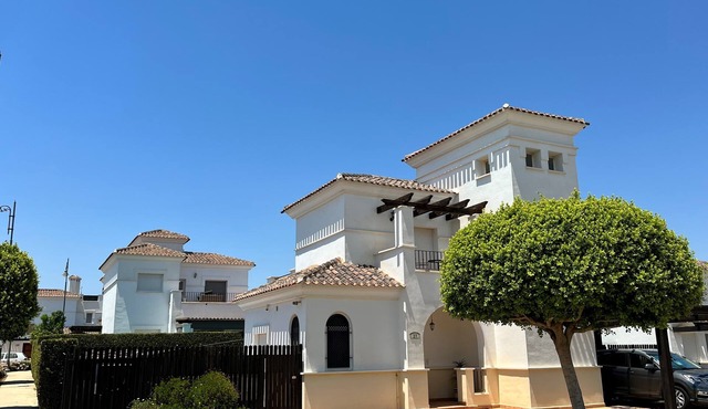 Villa with private pool & jacuzzi - CA27LT