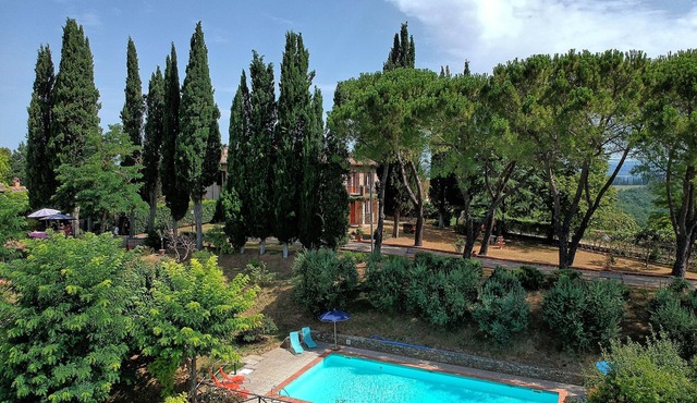 Villa with private pool overlooking San Gimignano. Exclusive use of the property