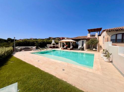 Villa with private swimming pool in Punta de Su Turrione
