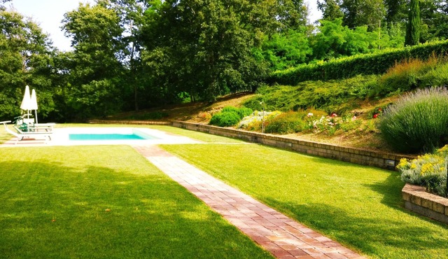 Villa with private pool and panoramic view in the heart of Tuscany.