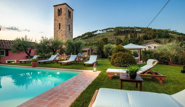 Villa with Private Pool on the Lucca Hills in S. Andrea di Compito