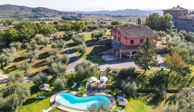 Villa with private pool, air conditioning 20km from Trasimeno lake and Perugia