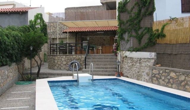 Villa with private pool garden and BBQ at quiet Cretan village just outside city